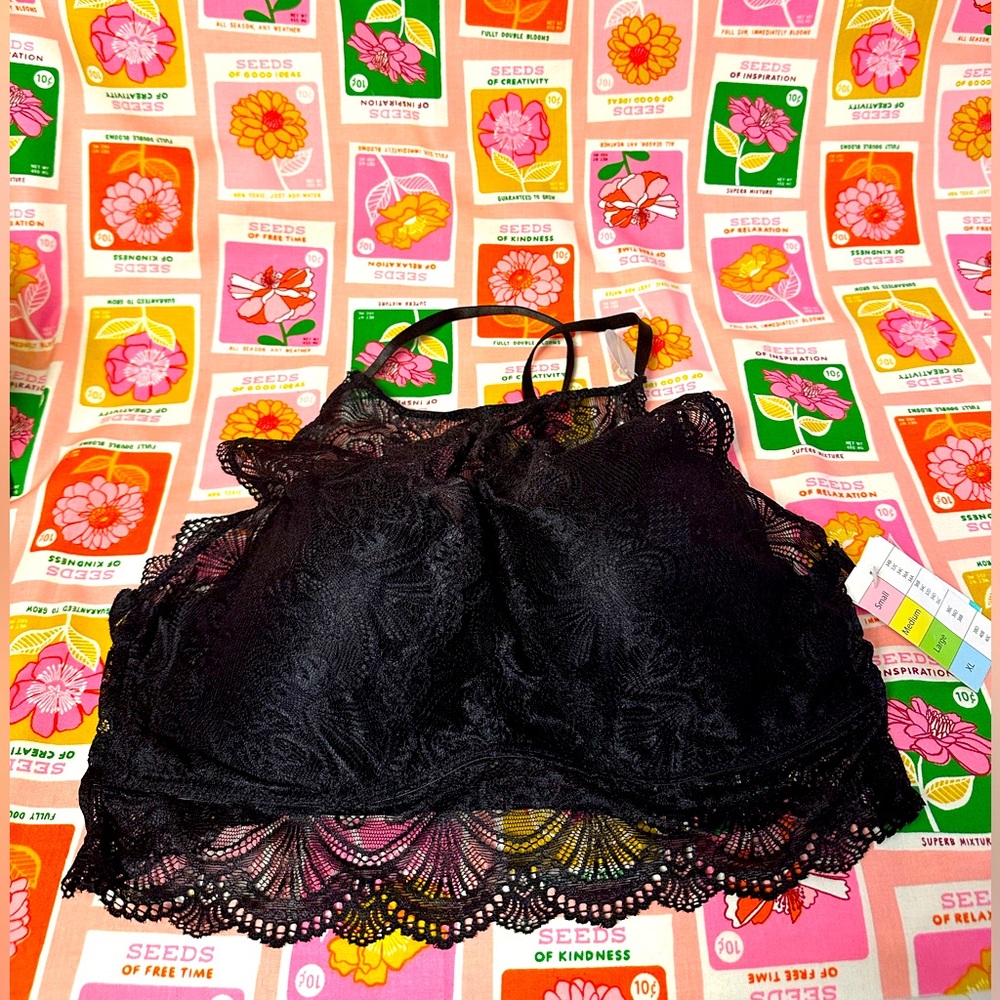 NWT high-neck push-up bra